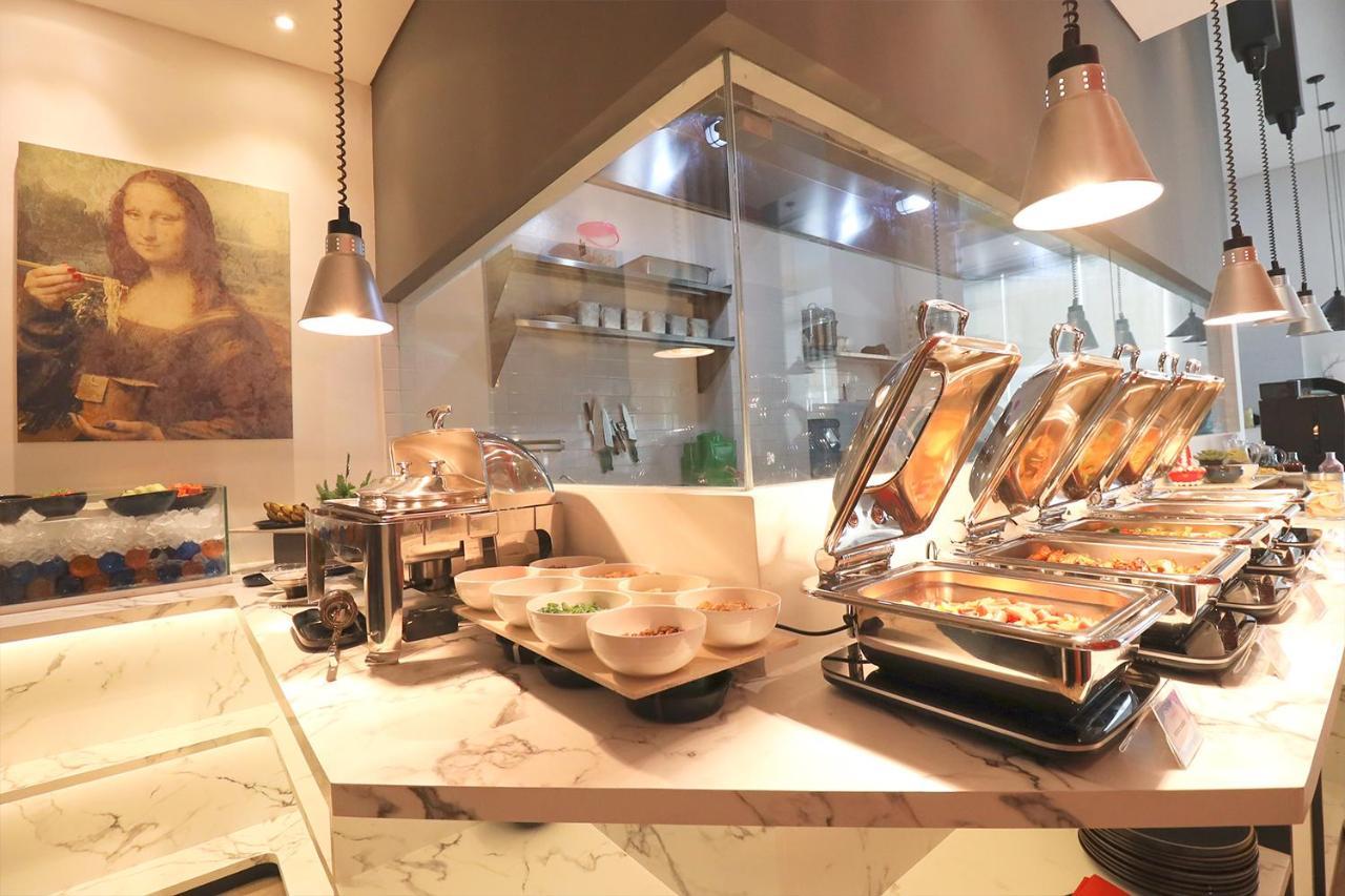 Hotel Moritz Biz Gandaria Dżakarta Zewnętrze zdjęcie